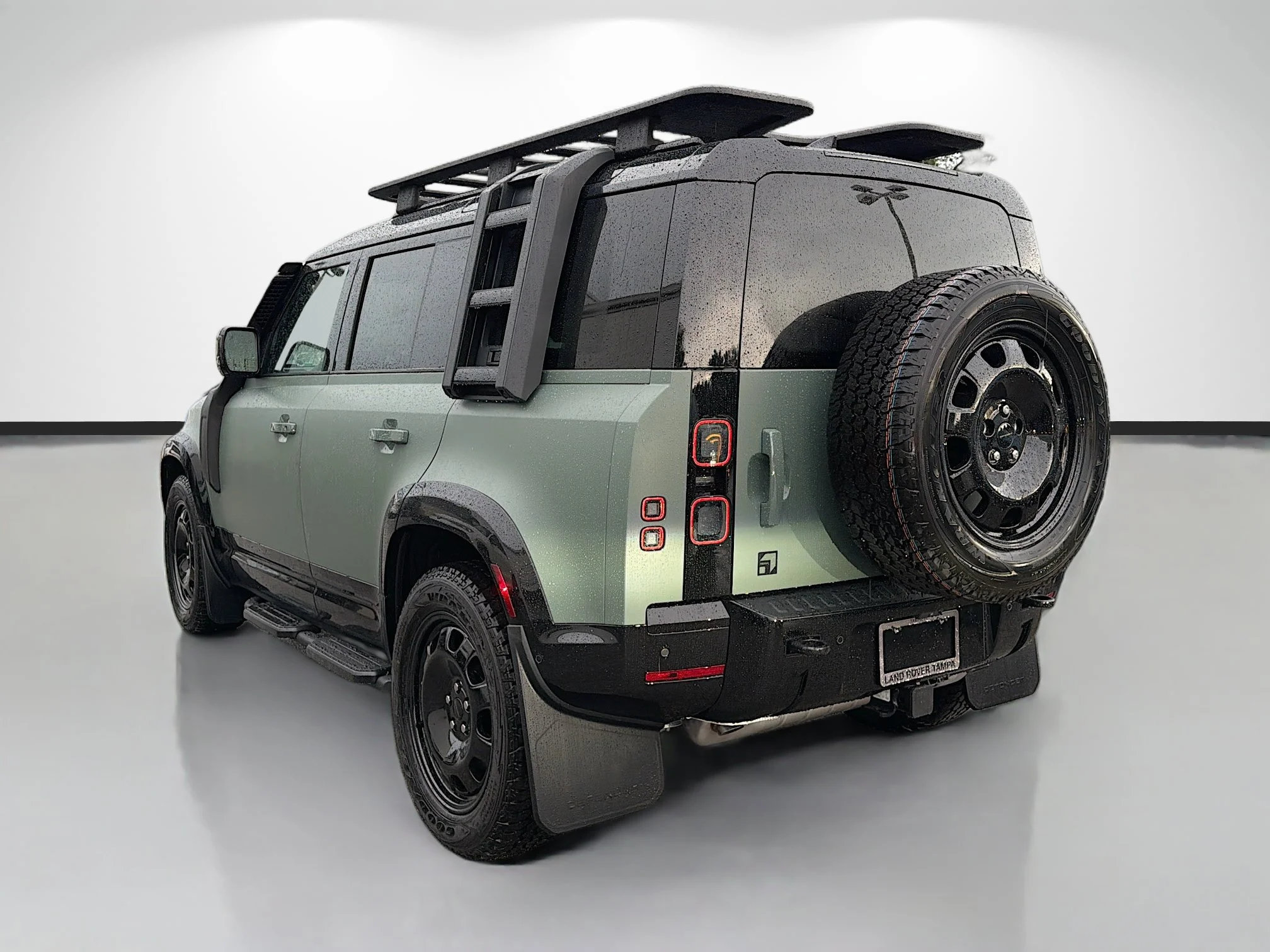 New 2026 Keswick Green Metallic Land Rover Trophy Edition Keswick image 3