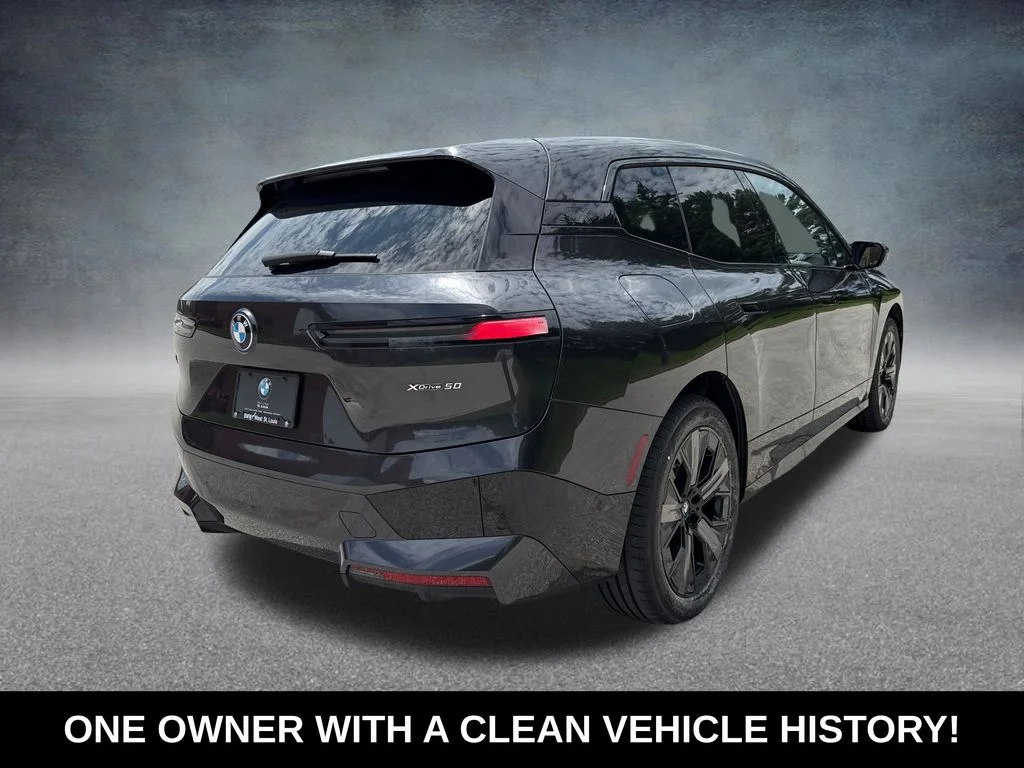 Used 2025 Gray BMW xDrive50 image 6