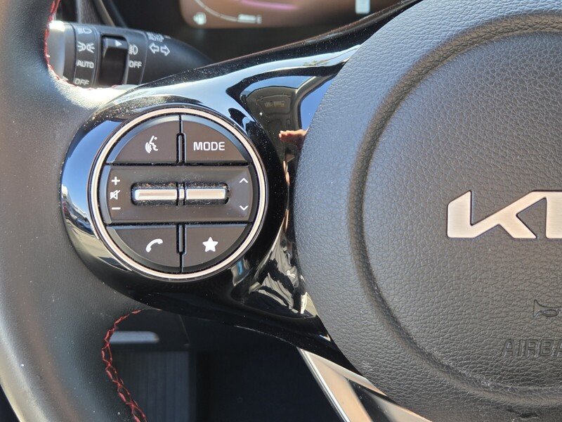 Used 2023 White Kia GT-Line image 26