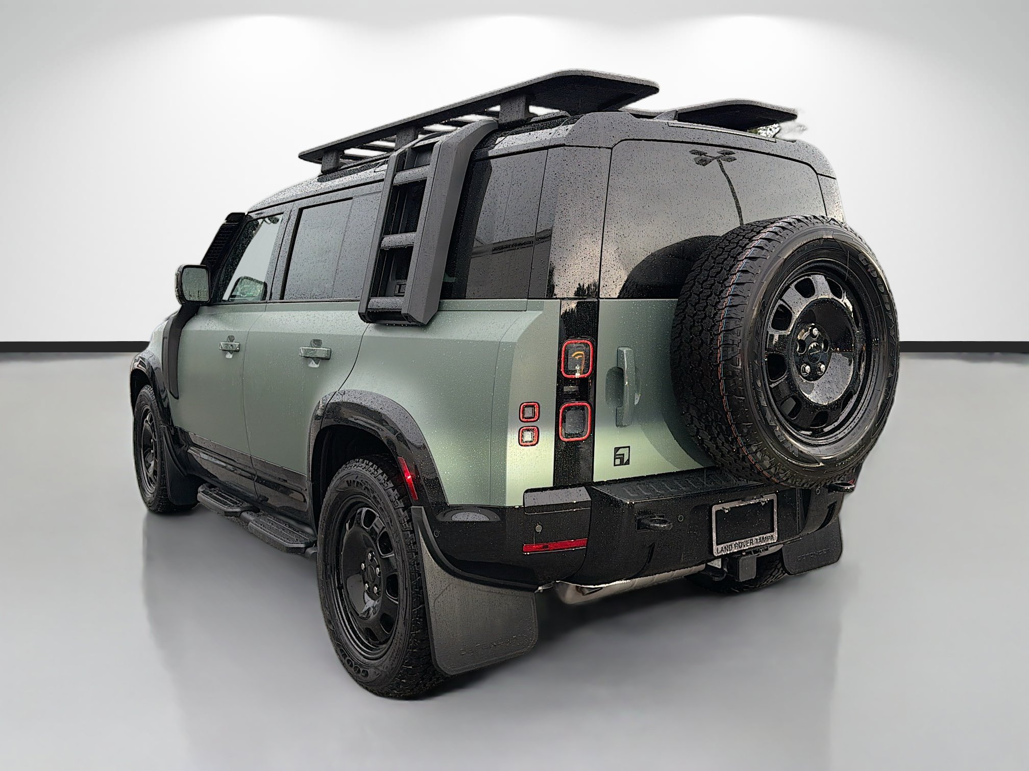 New 2026 Keswick Green Metallic Land Rover Trophy Edition Keswick image 3