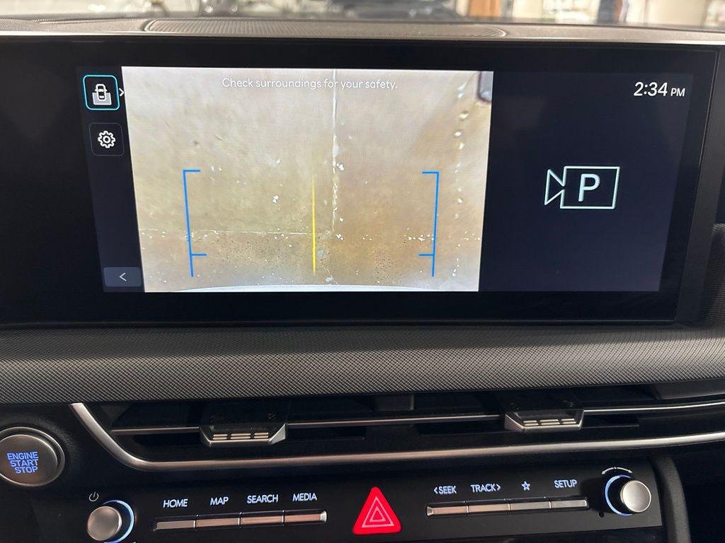 New 2026 White Hyundai SE image 24
