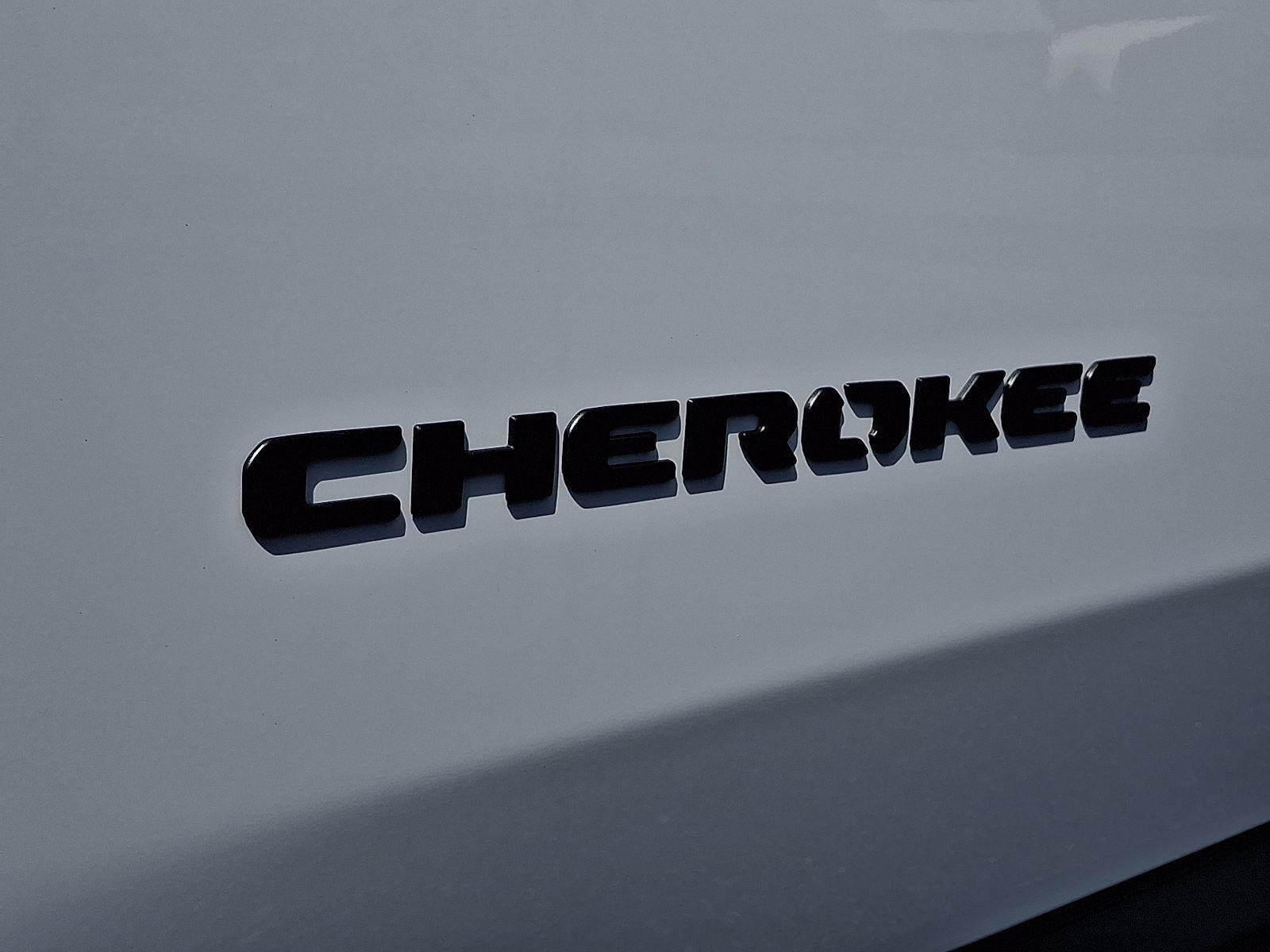 New 2026 Bright White Clear-Coat Exterior Paint Jeep Limited image 19