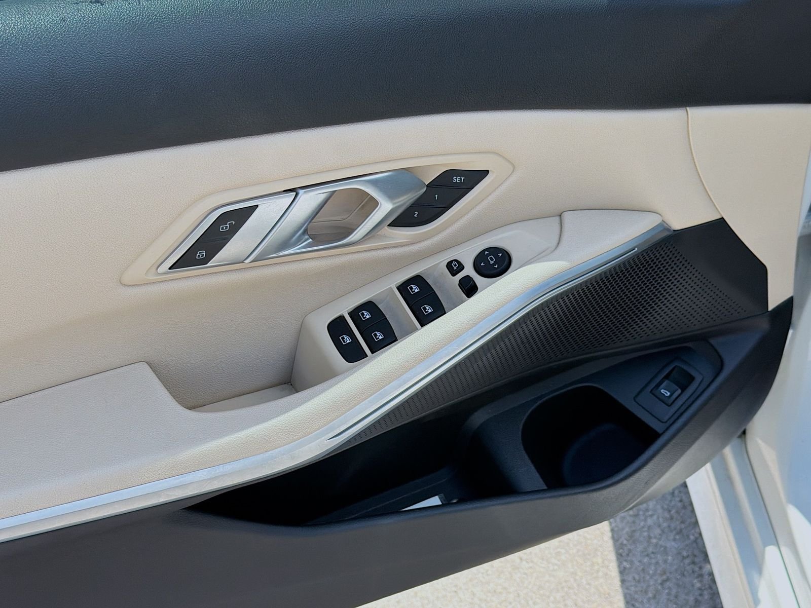 Used 2019 White BMW 330i image 21