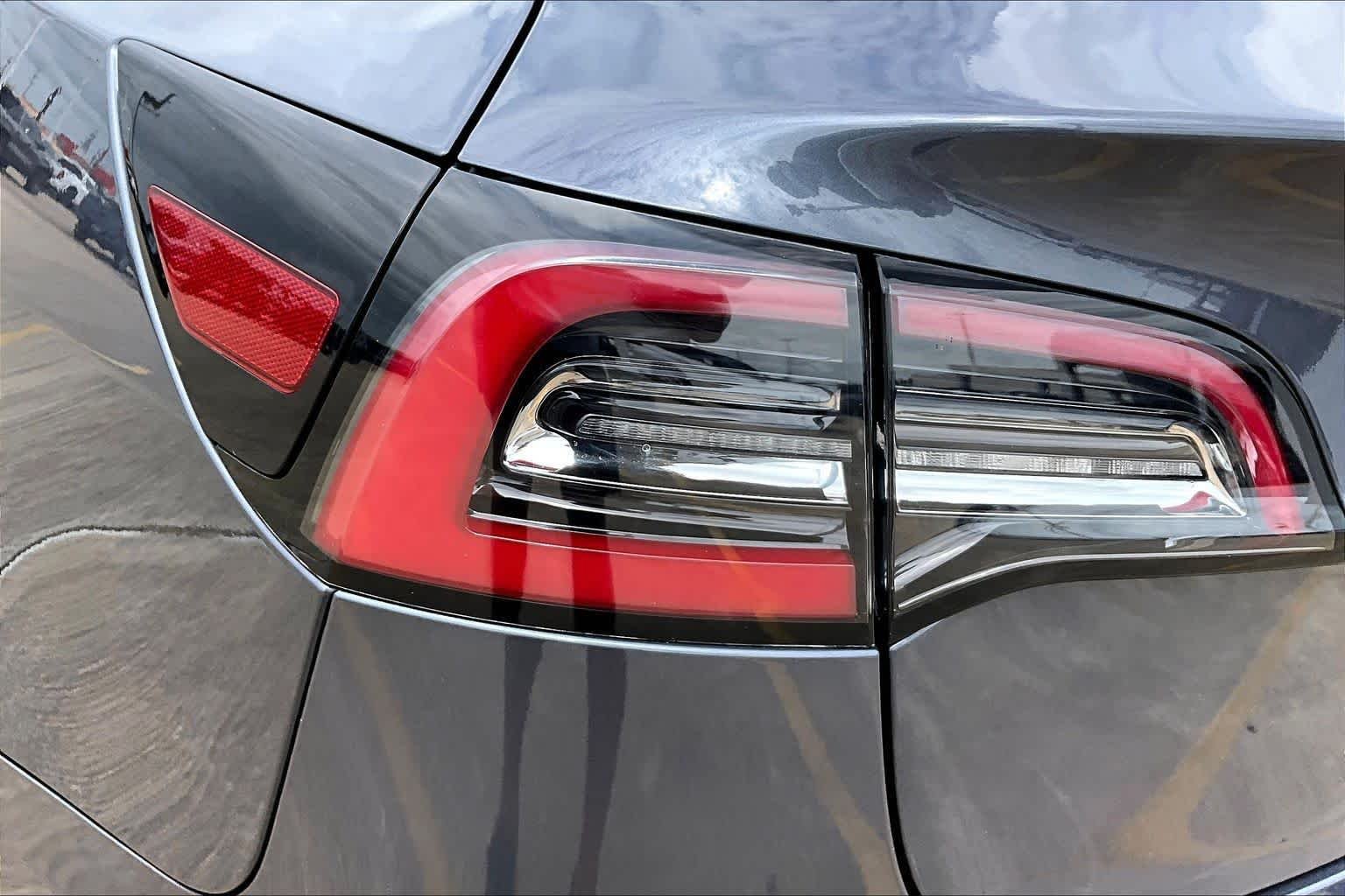 Used 2023 Midnight Silver Metallic Tesla  image 27