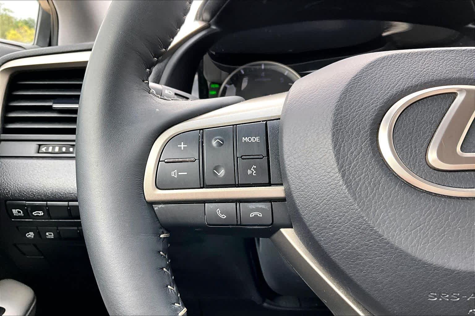 Used 2019 Atomic Silver Lexus  image 22