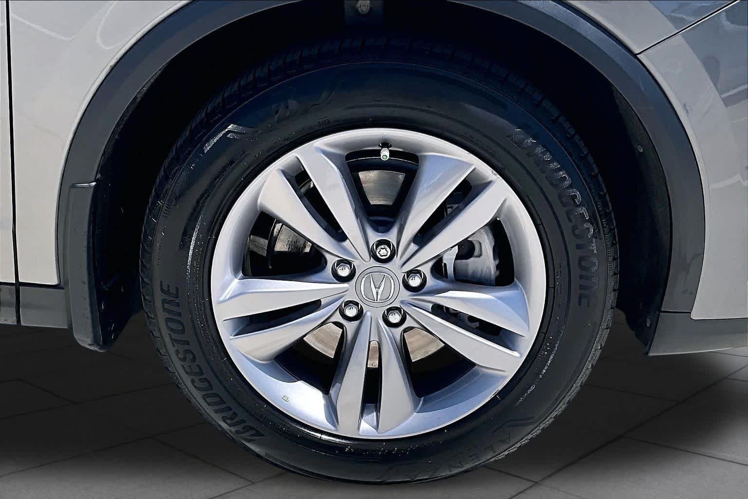 Used 2024 Liquid Carbon Metallic Acura  image 10