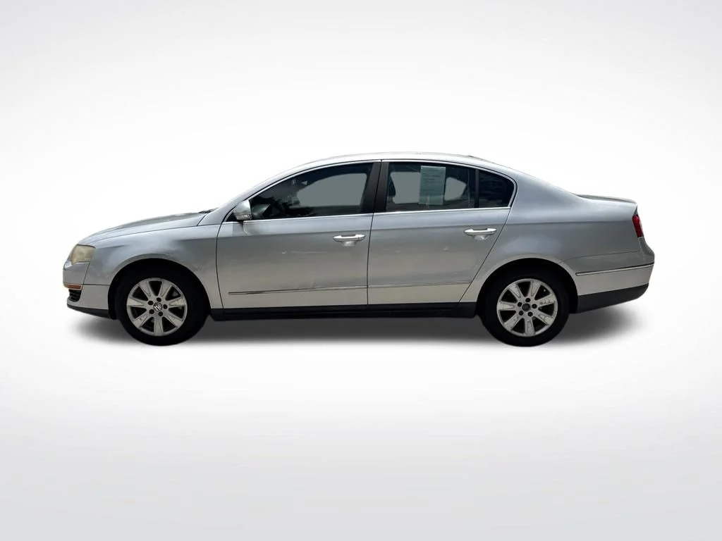 Used 2007 Black Volkswagen 2.0T image 8