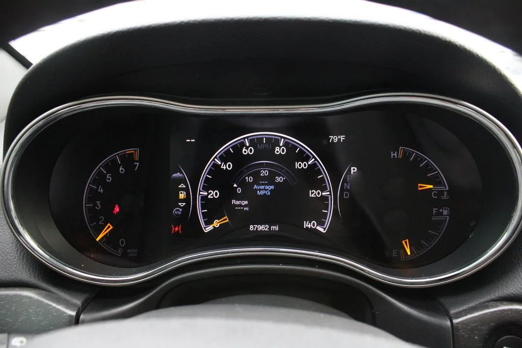 Used 2018 Silver Jeep Limited image 12