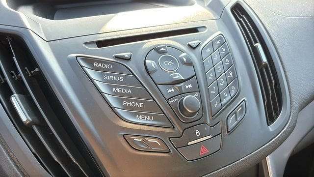 Used 2015 Ingot Silver Ford SE image 16