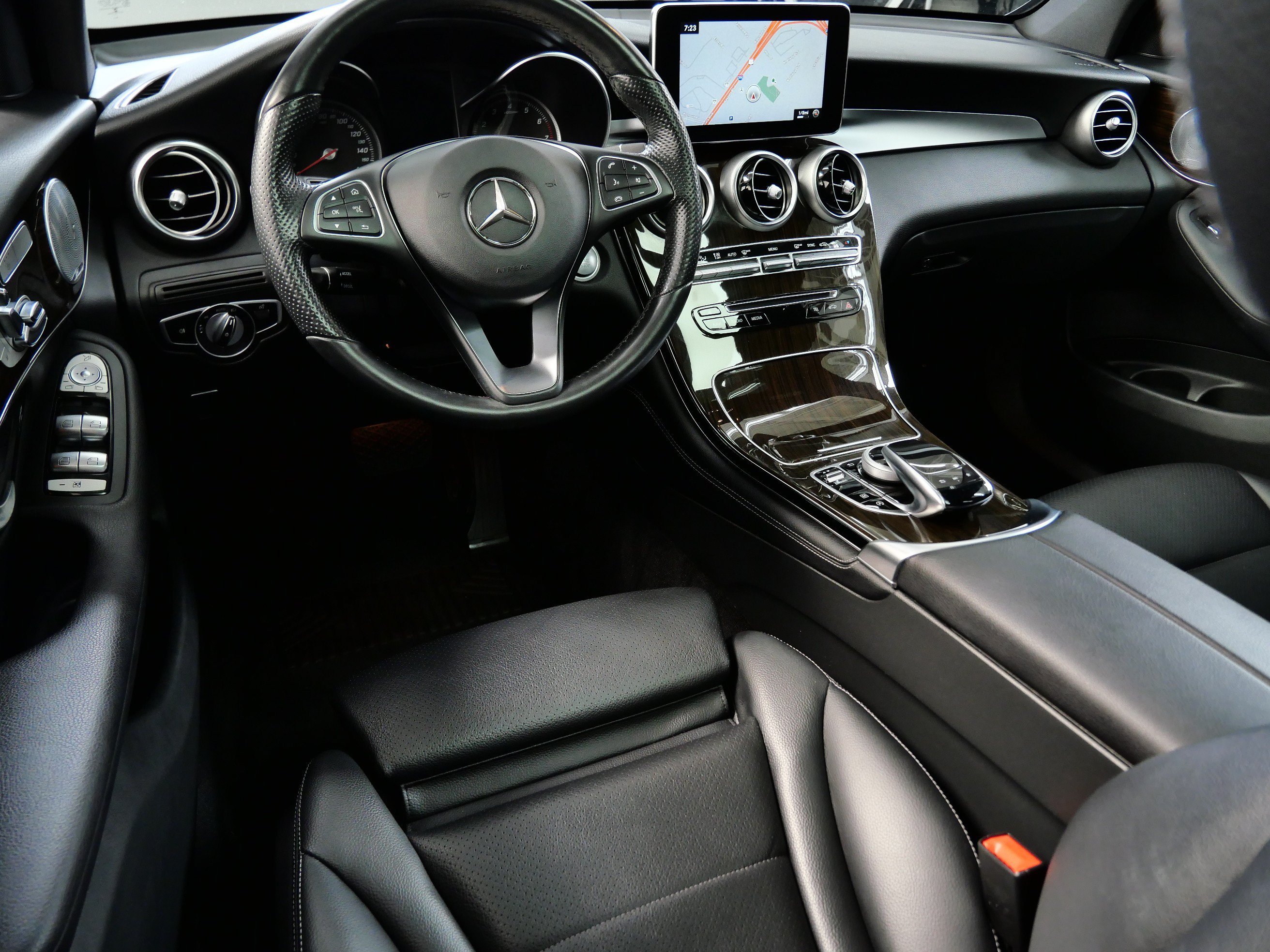 Used 2018 Mercedes-Benz GLC GLC300 with VIN WDC0G4KBXJV075935 for sale in Minnetonka, Minnesota