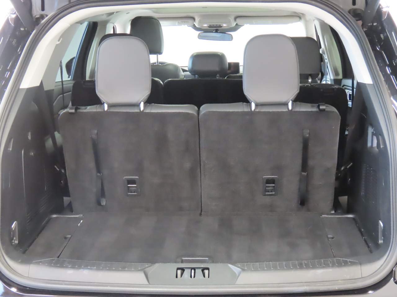 Used 2025 Agate Black Ford Active image 17