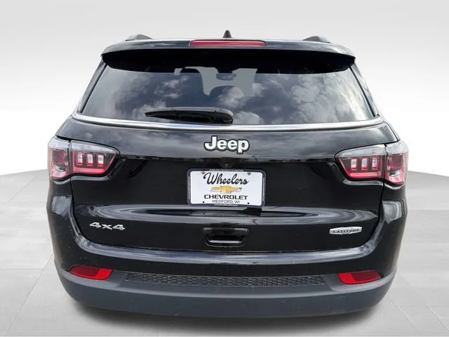 Used 2025 Black Jeep  image 4