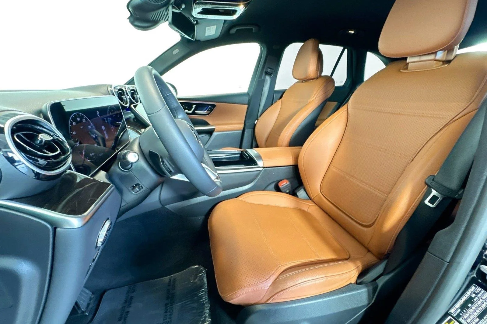 Used 2025 Black Mercedes-Benz GLC 300 image 19