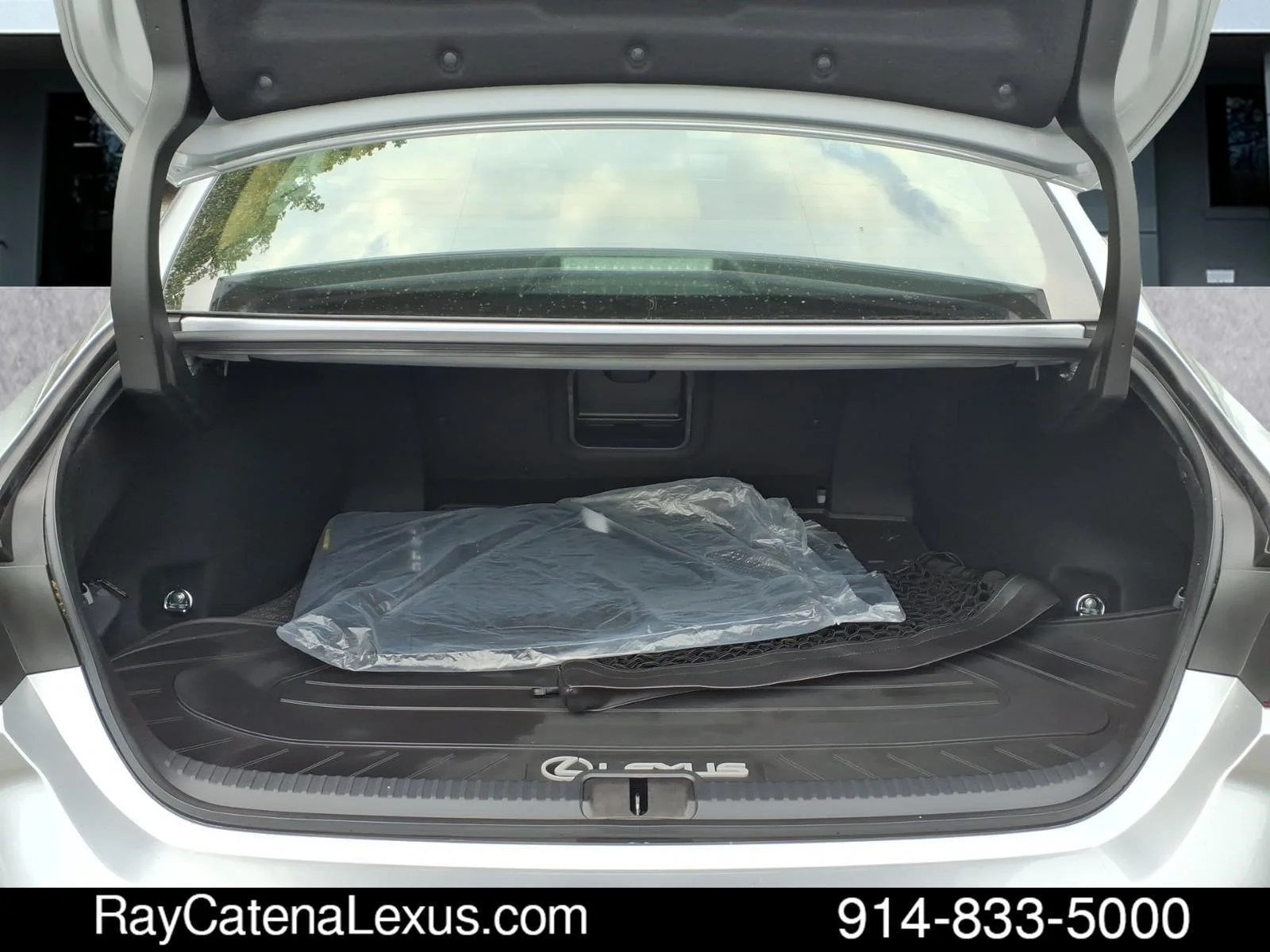 Certified Used 2024 Iridium Lexus 4D Sedan image 18