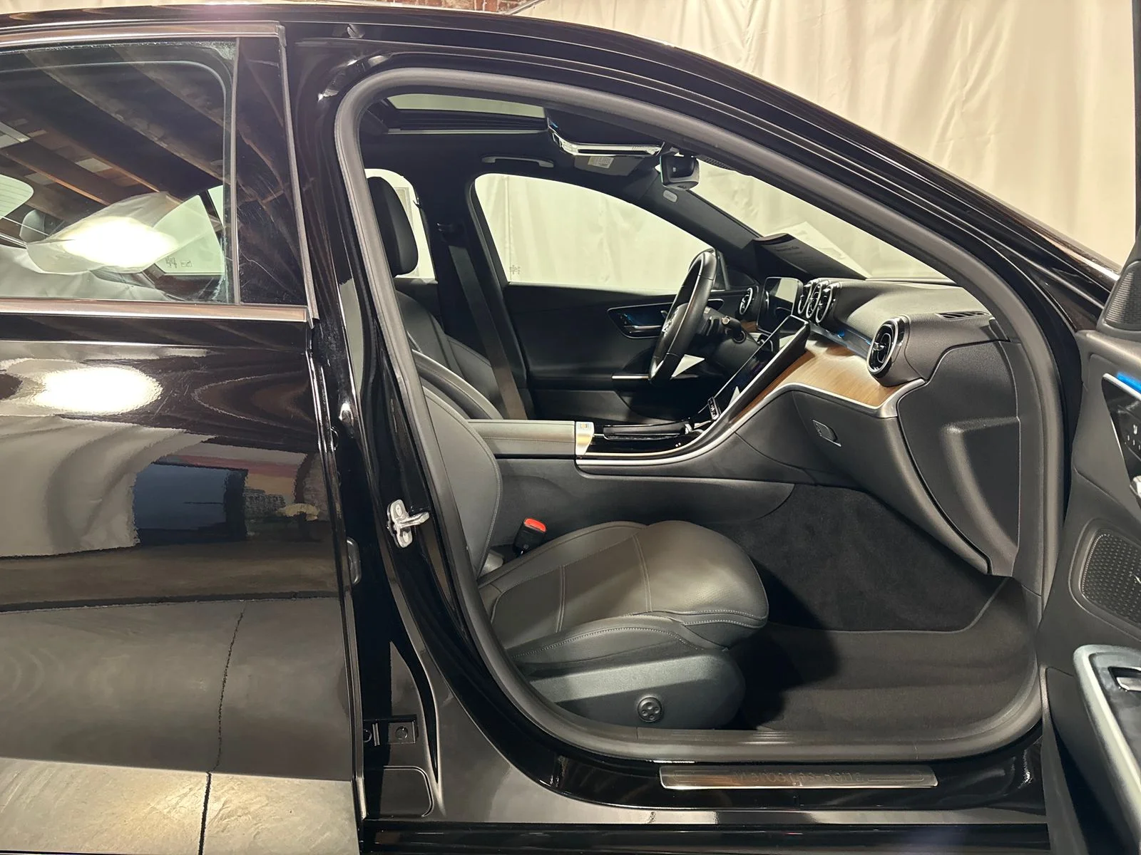 2025 Mercedes-Benz C-Class Sedan C 300 - Photo 11