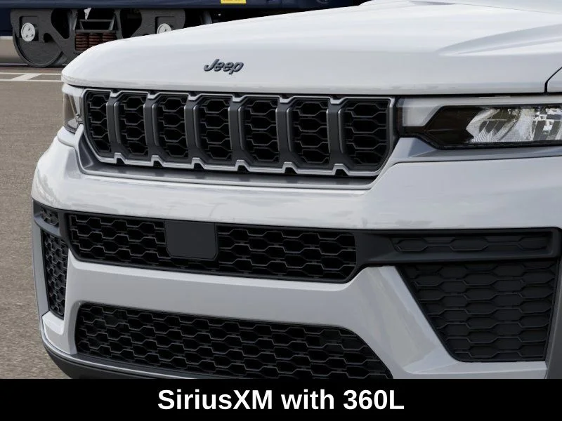 New 2026 Bright White Clear-Coat Exterior Paint Jeep Laredo Altitude image 11