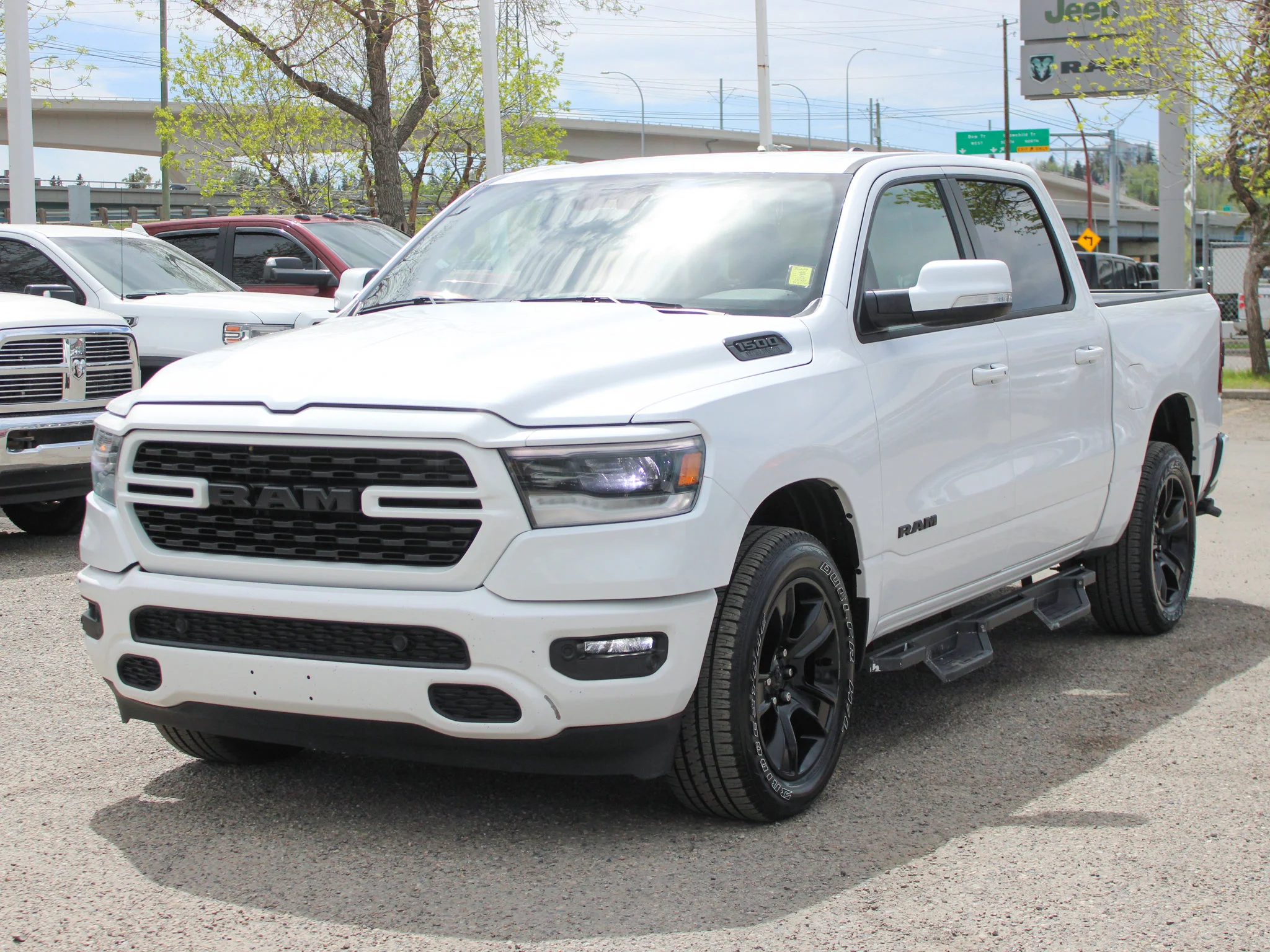 Certified Used 2022 White RAM Sport * HEMI V8 | Cold Air Intake | Heated Seats | Navigation | Bed Utility Group | Apple CarPlay image 13