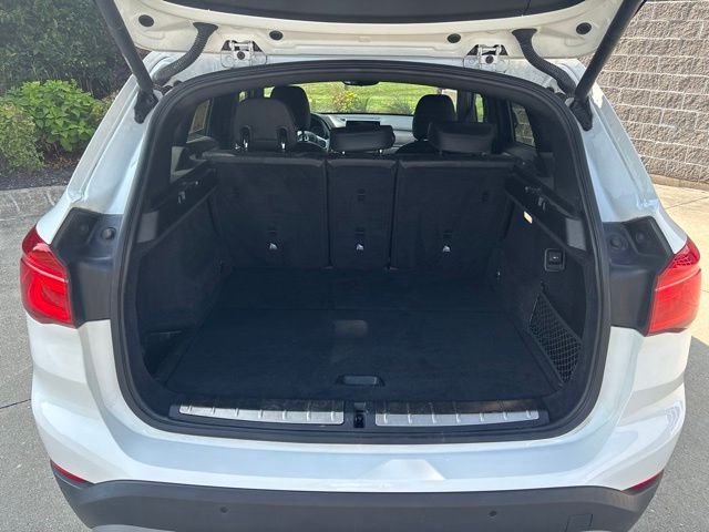 Used 2017 White BMW xDrive28i image 12