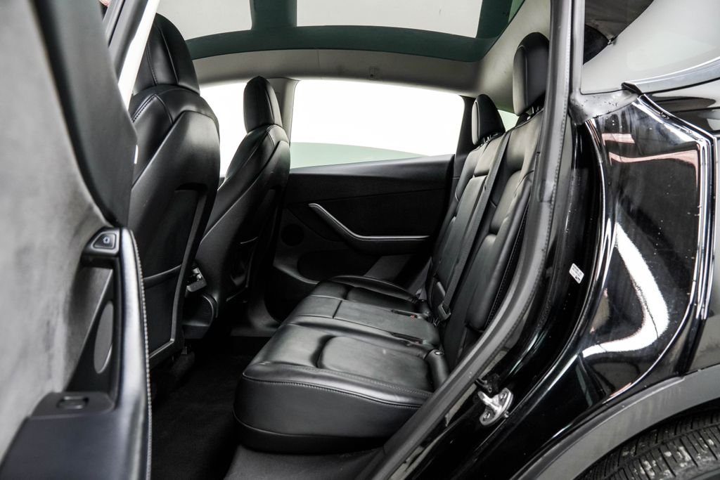 Used 2022 Black Tesla Long Range image 18