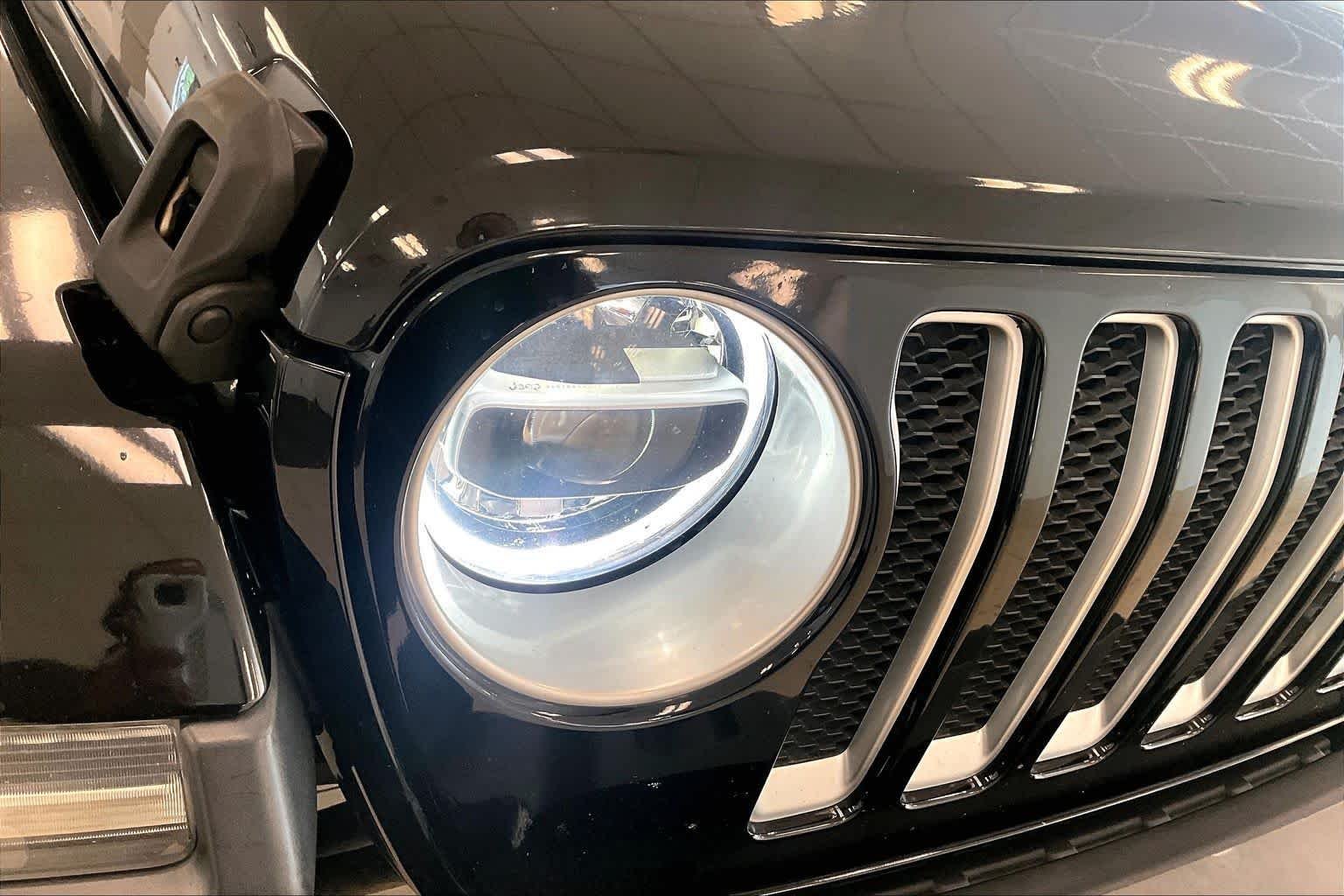 Used 2018 Black Clear Coat Jeep Sahara image 26