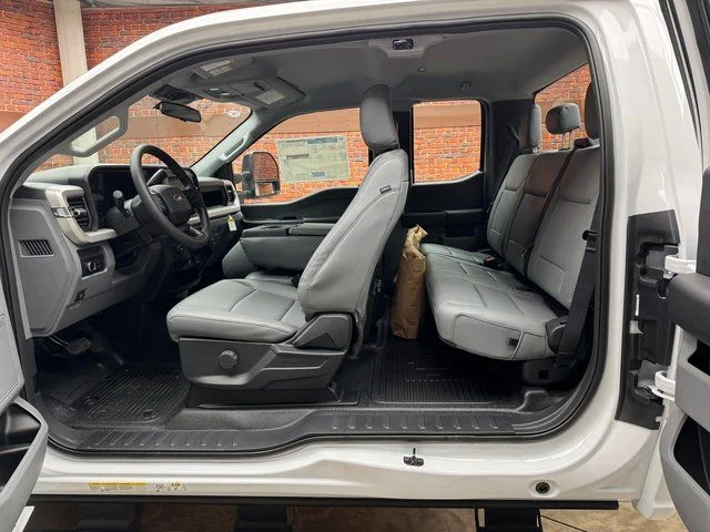 New 2026 Oxford White Ford F-450® XL image 23