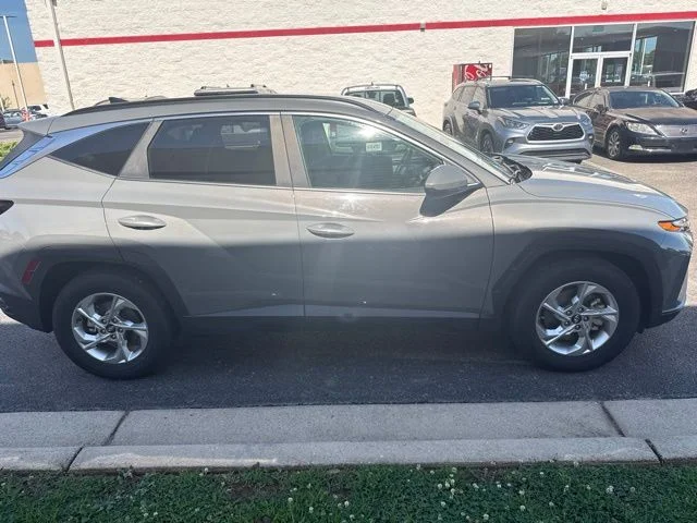 Used 2024 Gray Hyundai SEL image 8