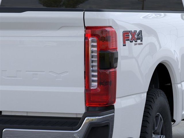 New 2025 Oxford White Ford F-350® XLT image 21