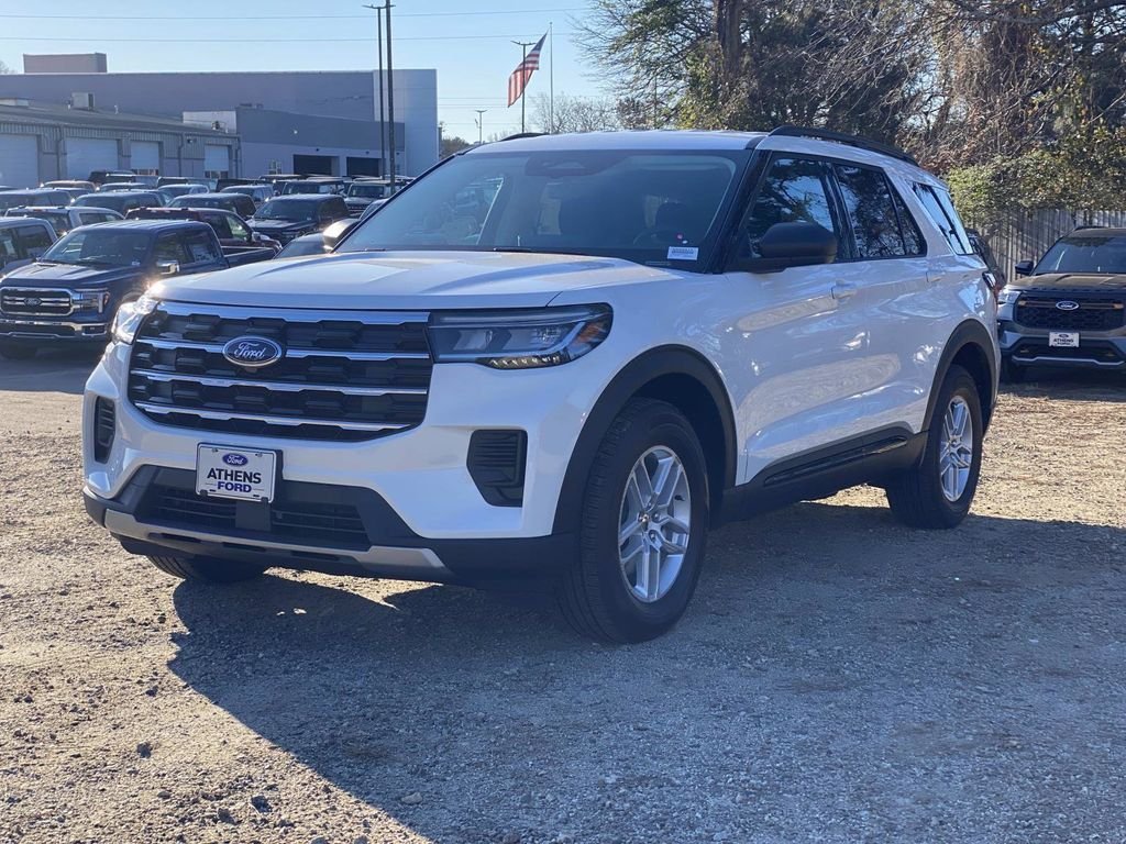 New 2026 Star White Metallic Tri-Coat Ford Active image 7