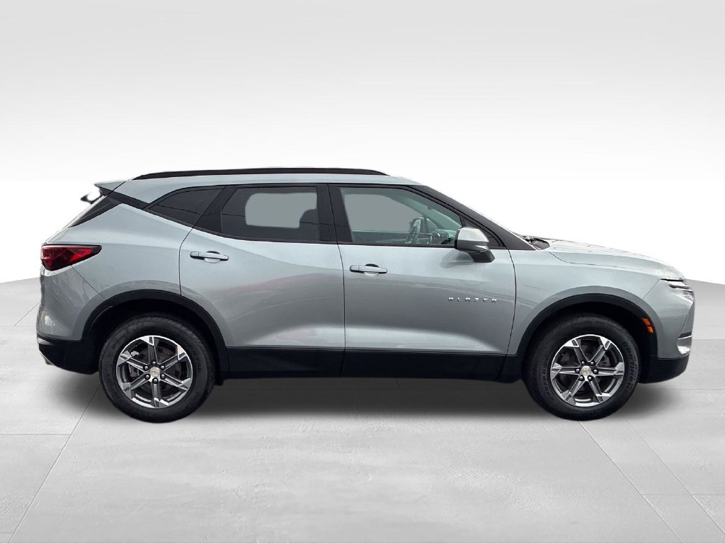Used 2023 Gray Chevrolet LT image 6