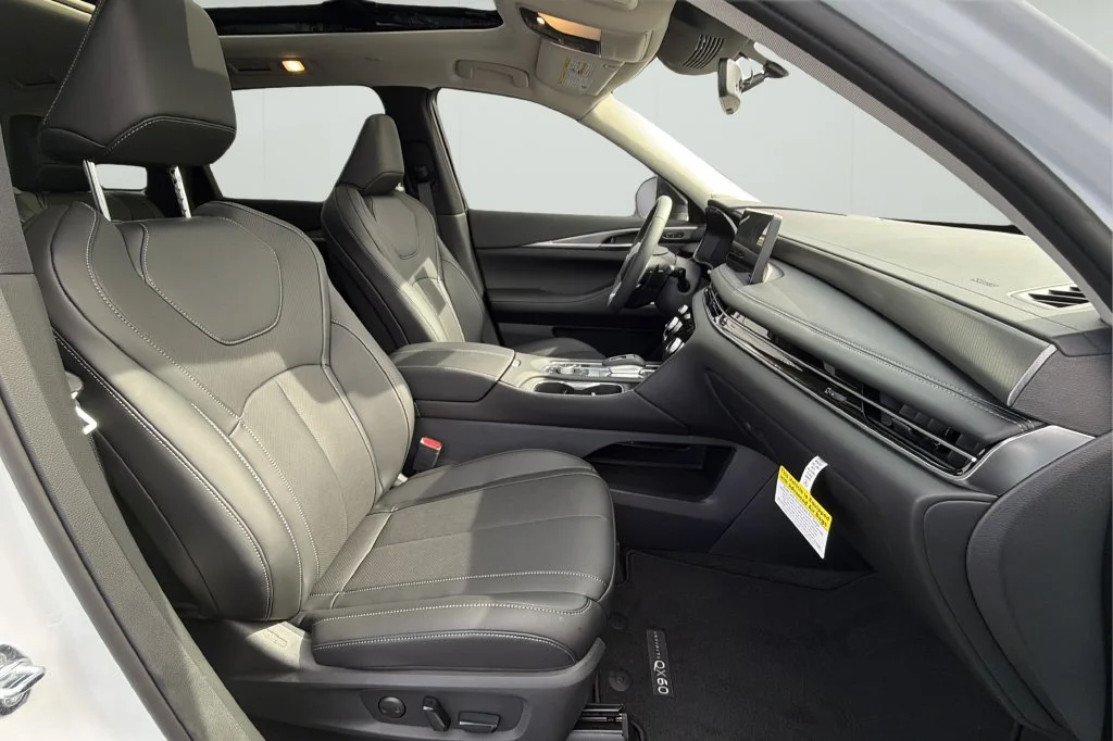 New 2027 RADIANT WHITE INFINITI Luxe FWD image 14