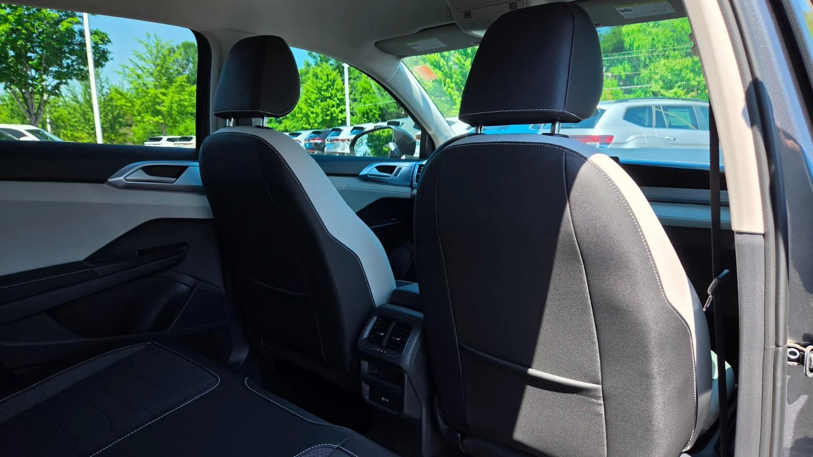 2025 Volkswagen Taos SE - Photo 54