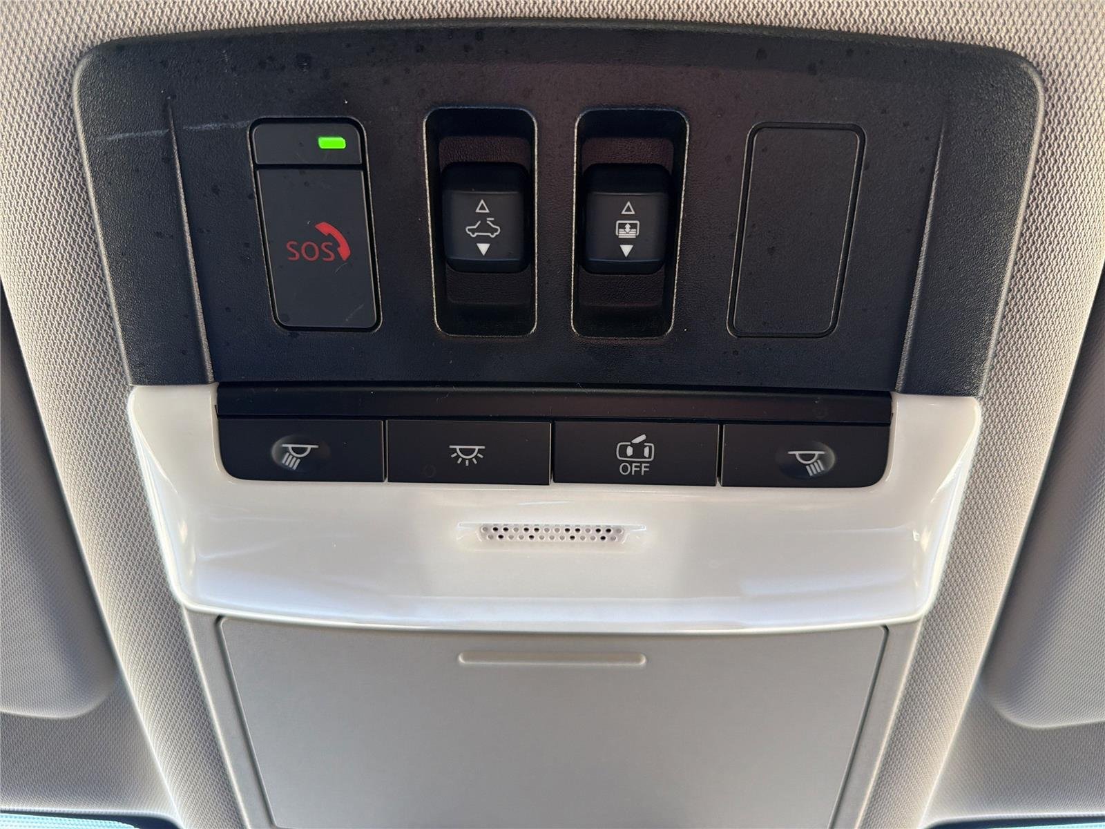 Used 2024 Super Black Nissan SL image 5