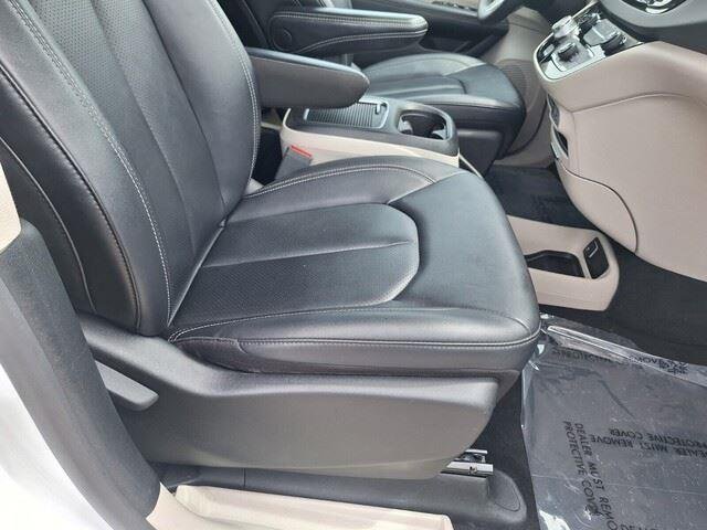 Used 2024 Bright White Clearcoat Chrysler Touring L image 29