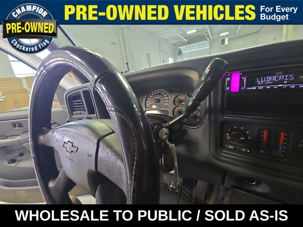 Used 2004 Summit White Chevrolet LS image 16