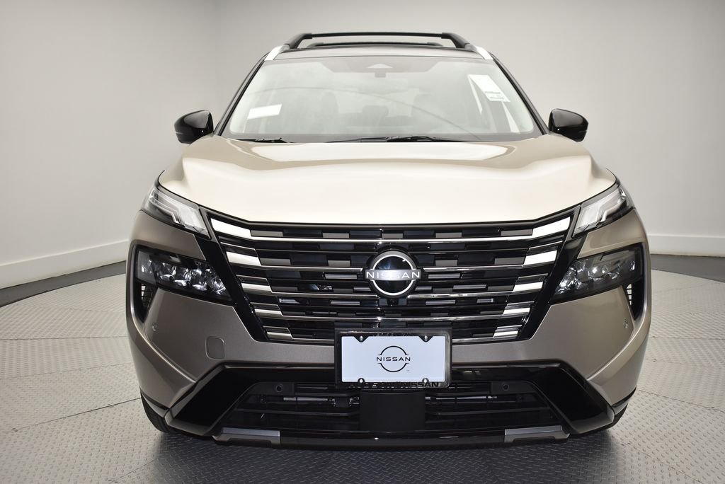 New 2026 Champagne Silver Metallic / Super Black Two-tone Nissan Platinum image 2