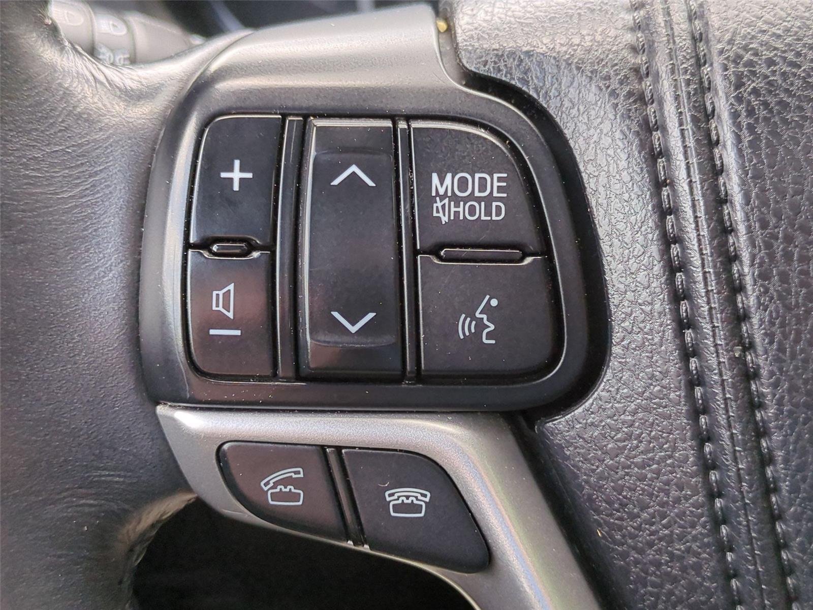 Used 2014 PREDAWN GRAY MICA TOYOTA  image 20