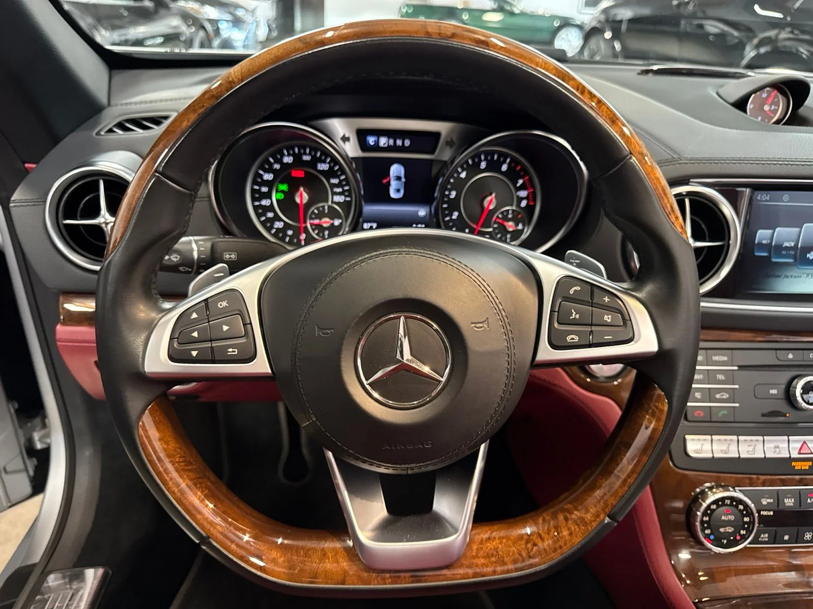 Used 2019 Silver Mercedes-Benz SL 550 image 18