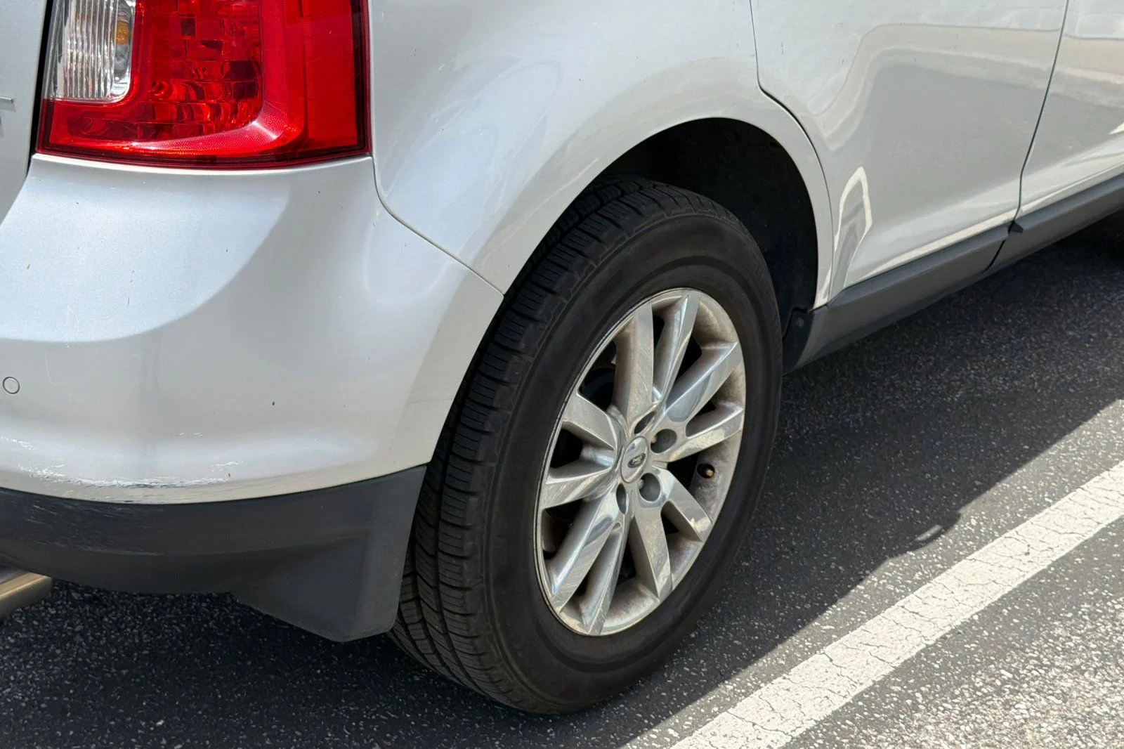 Used 2012 Silver Ford SEL image 4