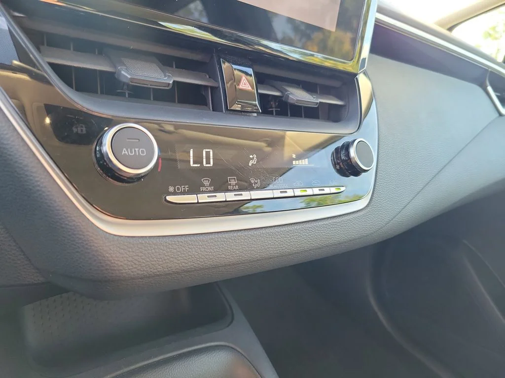 Used 2024 Ice Toyota LE image 23