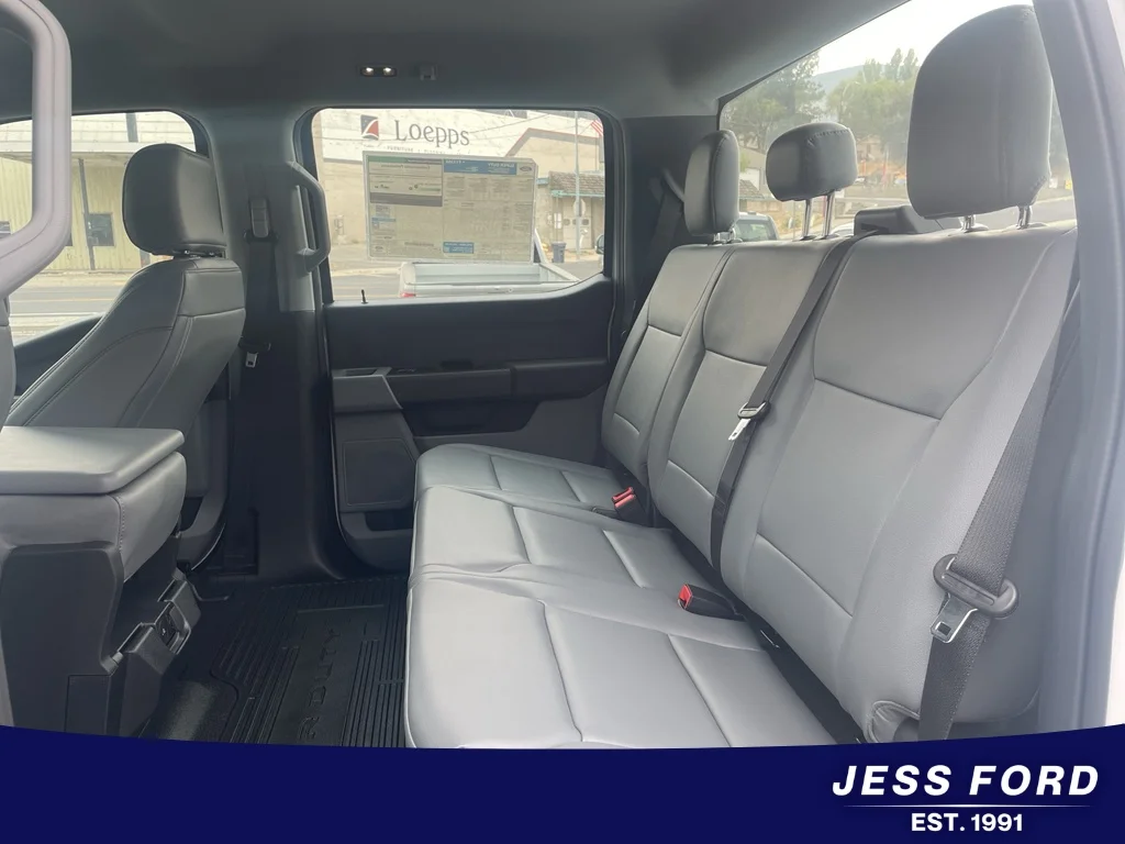 New 2026 Oxford White Ford F-350® XL image 17