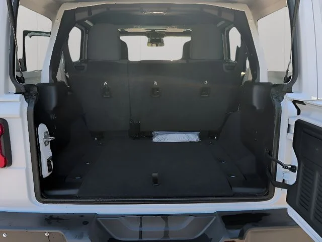 Used 2025 White Jeep Rubicon image 32