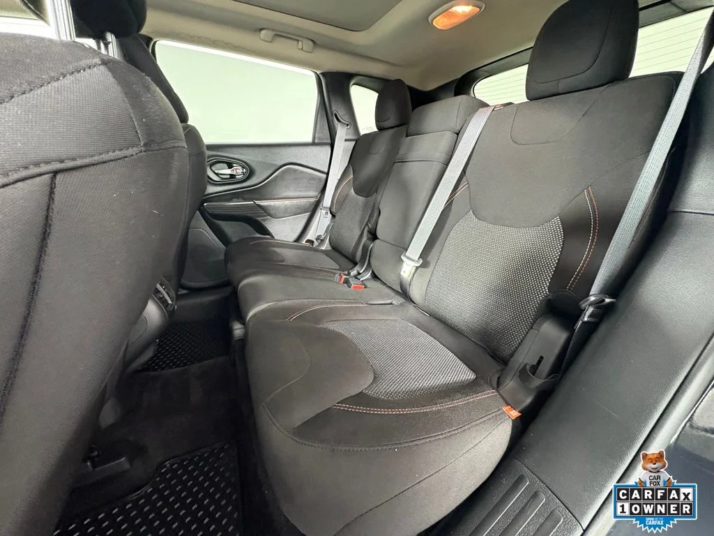 Used 2017 Rhino Clearcoat Jeep Latitude image 19