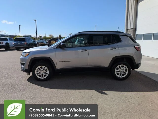 Used 2018 Billet Silver Metallic Clearcoat Jeep  image 6
