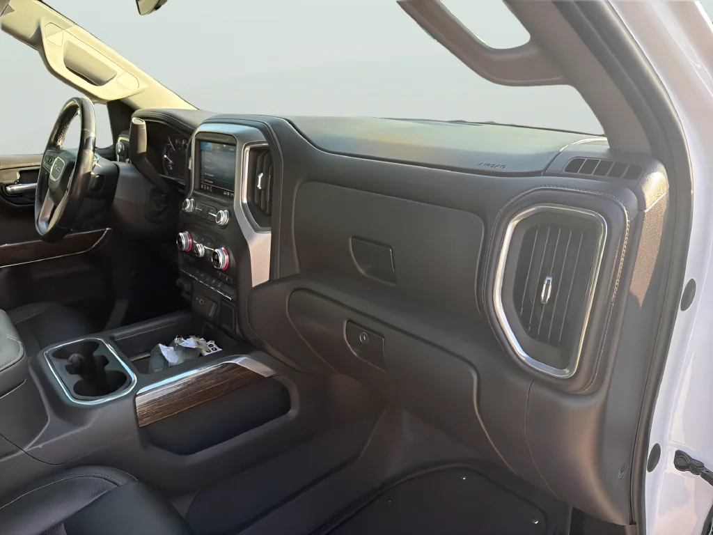 Used 2021 White GMC Elevation image 34