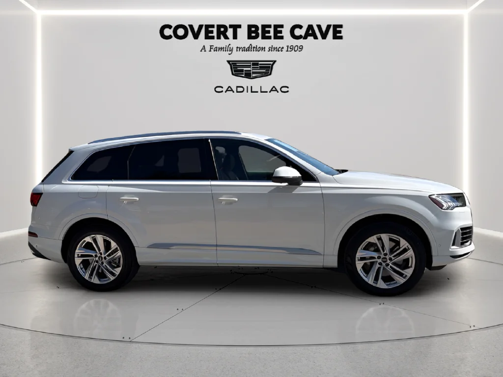 Used 2023  Audi 55 Premium image 11