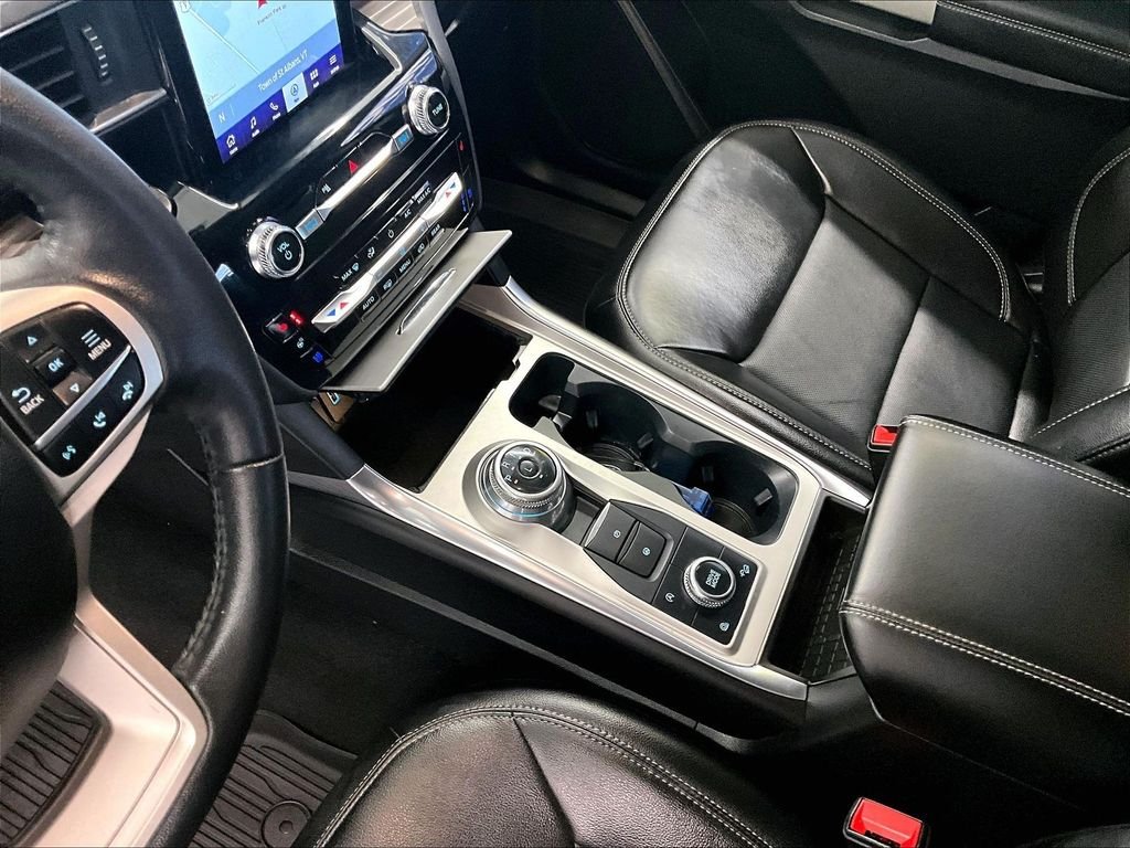 Used 2023 Black Metallic Ford Limited image 21