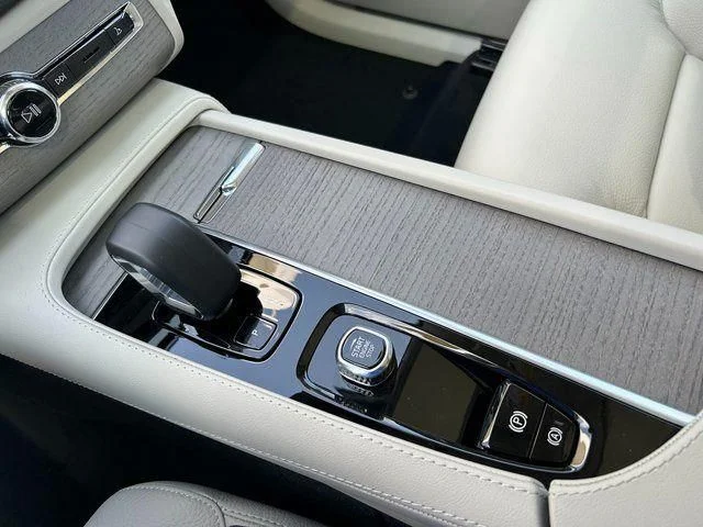 New 2025 White Volvo T8 Plus image 30