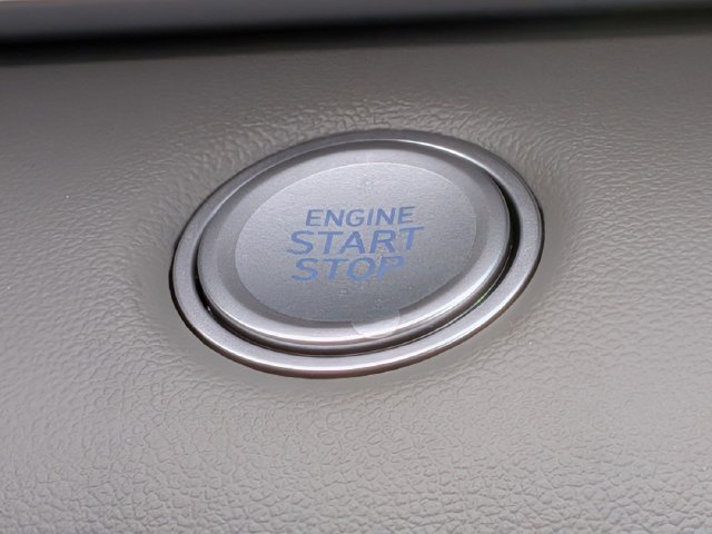 Used 2026 White Hyundai SEL Sport image 16