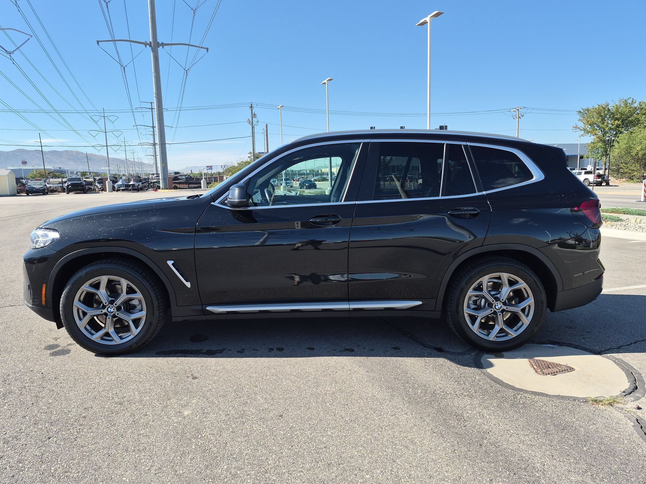 Used 2023 Black Sapphire Metallic BMW xDrive30i image 7