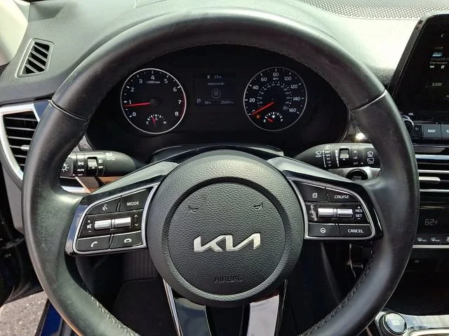Used 2022 Blue Kia EX image 21
